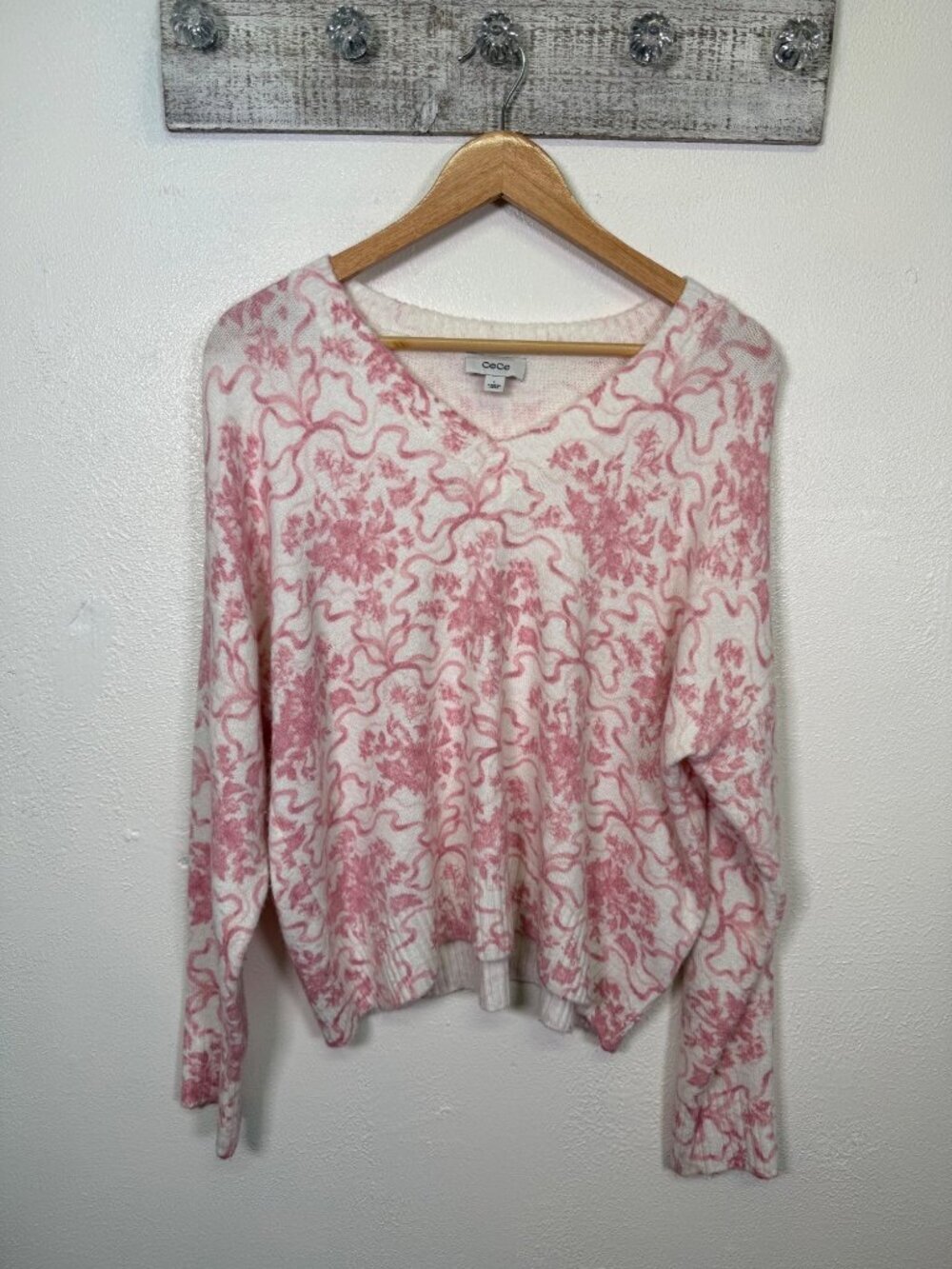 CeCe Pink & White Floral Knit V-Neck Long Sleeve Sweater Womens Romantic Large